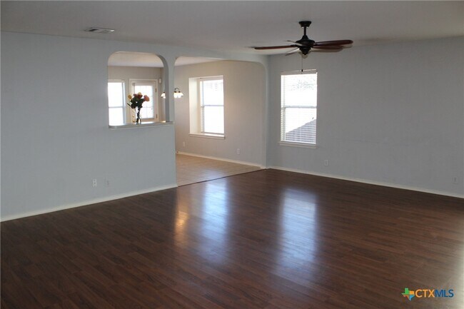 236 Goliad Dr