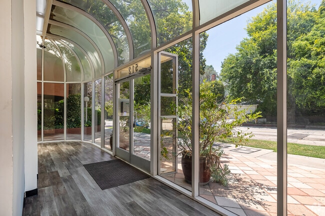 Entrance - Veteran Plaza