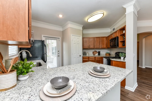 Building Photo - Tucked Away Gem with Character & Charm Unit AOW Rental