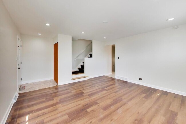 Photo - 4908 Carol St