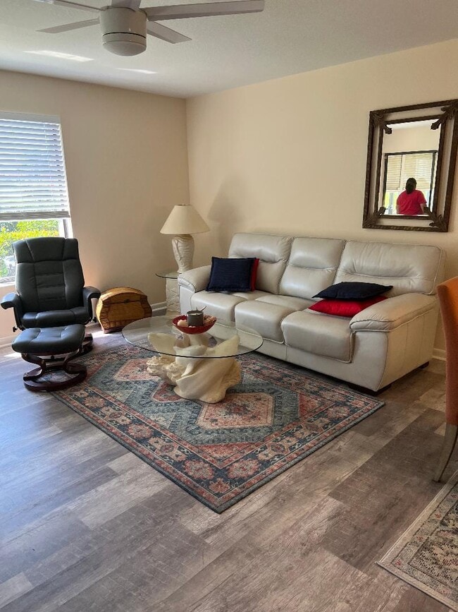 Building Photo - 5403 SE Miles Grant Rd Unit 108