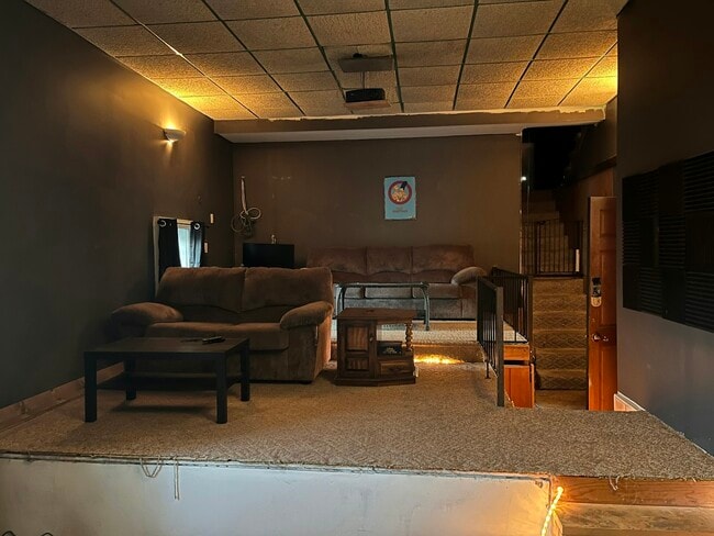 Building Photo - 220 W 7th Ave