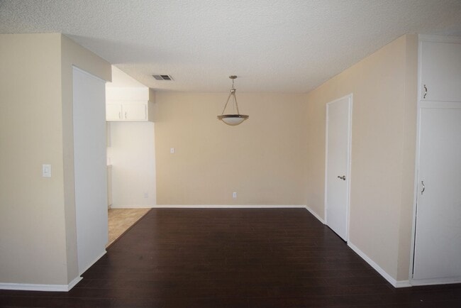 Photo - The Californian Apartments