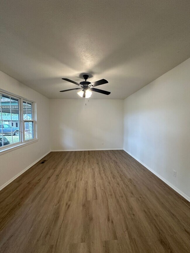 6 Raleigh Cir
