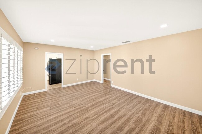 Photo - 4029 Olive St