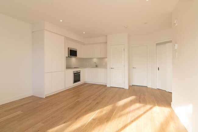 Photo - 3014 Avenue Van Horne Unit 25