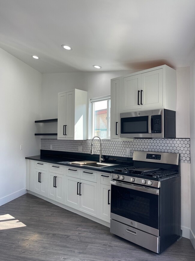 Photo - 448 Satinwood Way