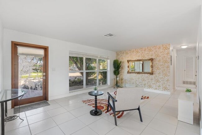 Photo - 1001 SE 5th Ave