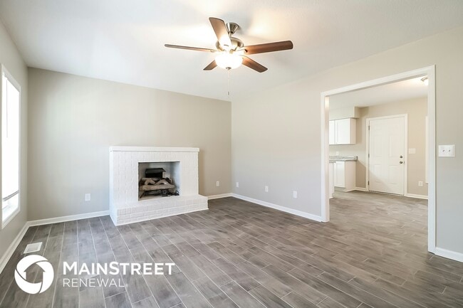 Photo - 127 Kinnis Creek Dr