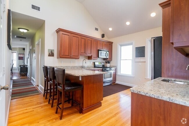 Building Photo - 5 Greenley Pl Unit 3 Rental