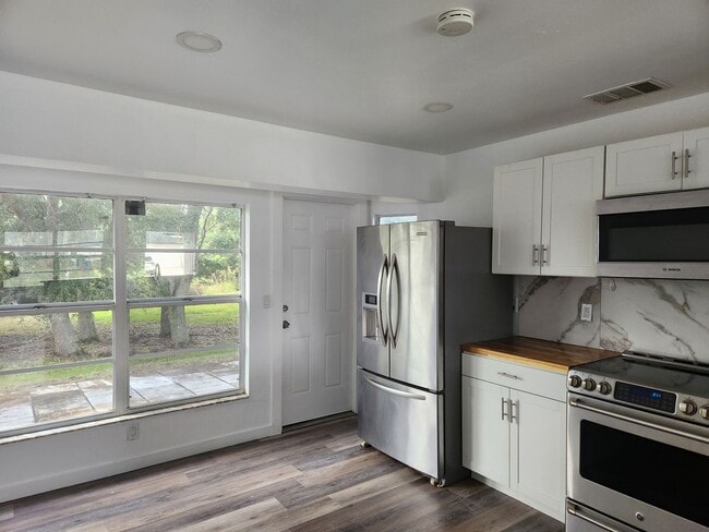 Cozy 2BR 2BA house in Buckingham Area Move in Special 50% off First Month