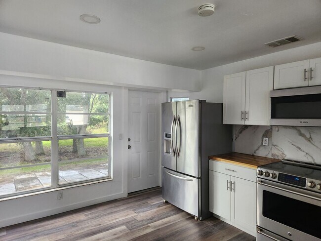 Photo - 6143 Hester Ave