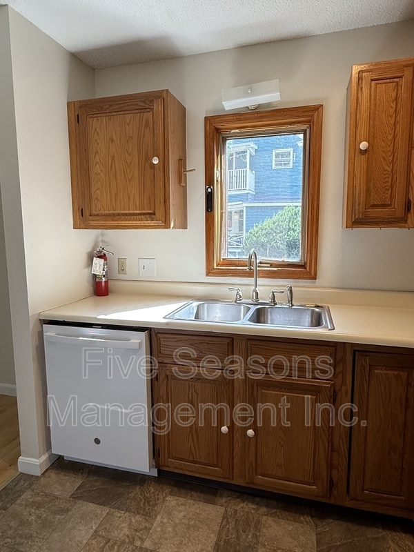 Photo - 115 N Winooski Ave