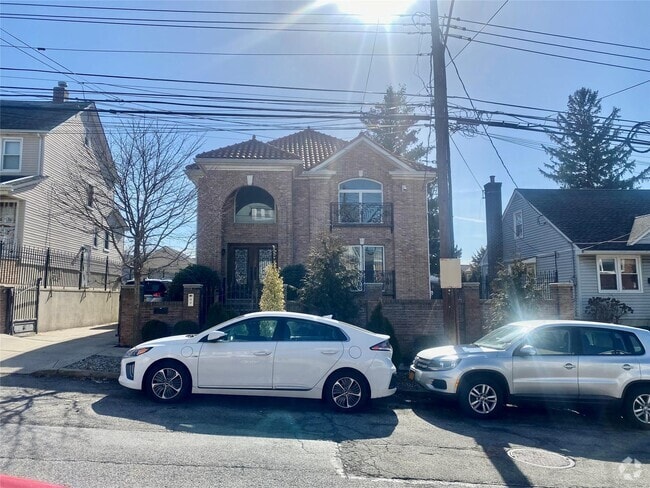 Building Photo - 145-24 19th Ave Unit 2FL Rental