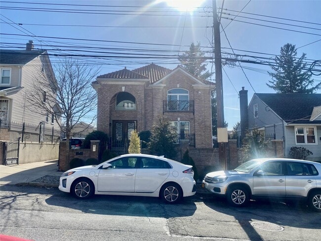 Building Photo - 145-24 19th Ave Unit 2FL Rental