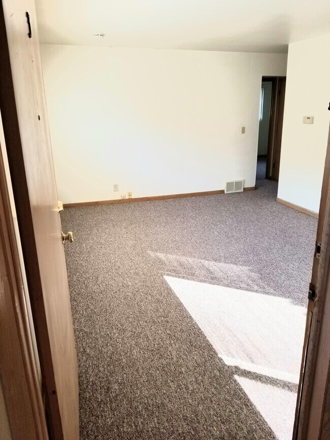 Living Room - W169N8896 Hoyt Dr Unit #5