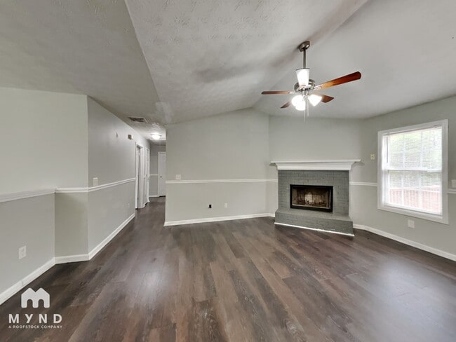 Photo - 165 Mountain Way