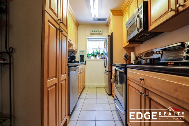 Photo - 168 Newton St Unit 4