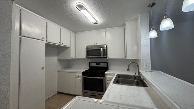 Photo - 5050 Klump Ave