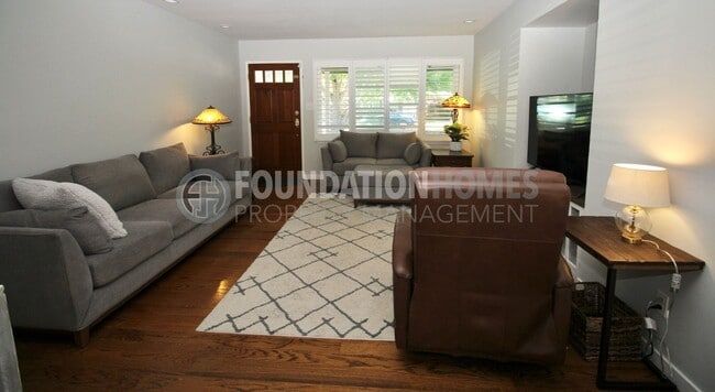 Photo - Charming 3 bed, 2 bath home nestled on a l...