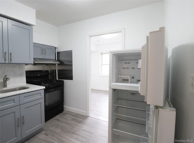 Photo - 2166 Brown St