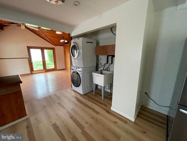 Photo - 1048 Cornwells Ave