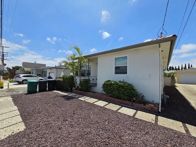 Photo - Fully renovated 4 bed 2 bath!