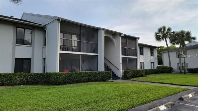 Building Photo - 1723 Pine Ridge Rd Unit 23