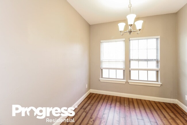 Photo - 1219 Saturn Dr