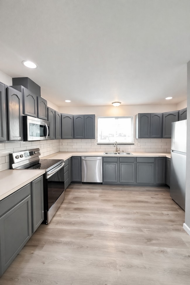 Photo - 1015 Linc Unit #A