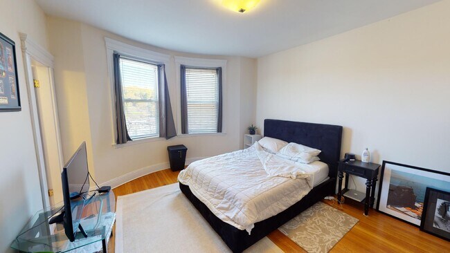 Photo - 210 Winthrop Rd