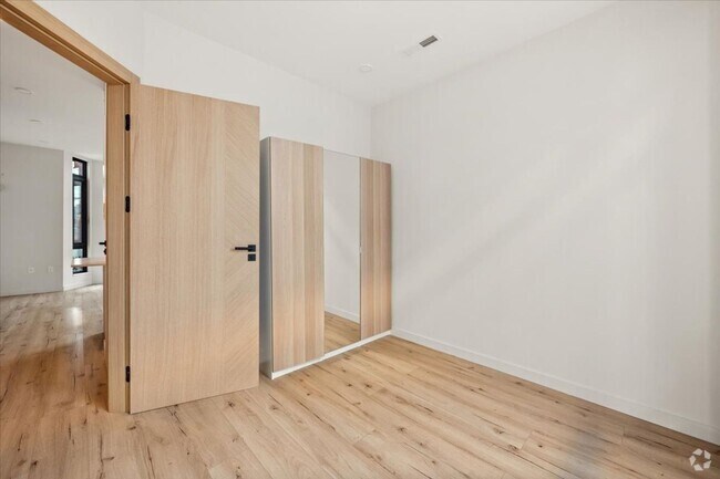 Building Photo - 6 National St Unit 2 Rental