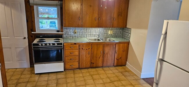 Photo - 650 E Market St Unit 650 E Market St