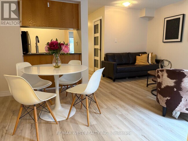 Photo - 22 Laidlaw St