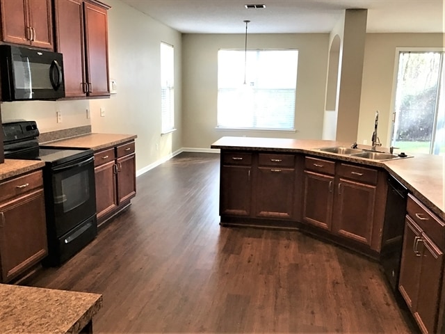 Photo - 10604 Wesson Way