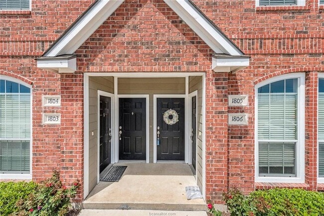 Photo - SUBLEASE Aug 11 2025 in Lakeridge Townhomes!