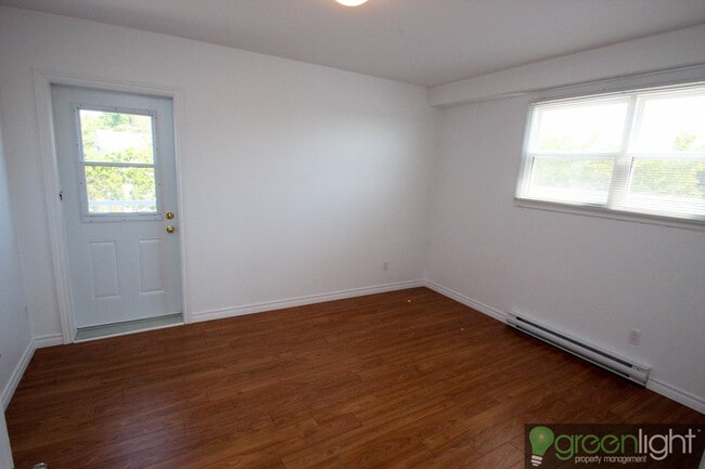 Photo - 807 Mountain Rd