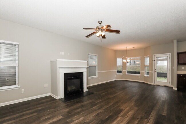 Photo - 1585 Tigris Ct