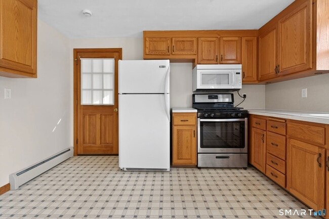 Photo - 985 Slater Rd Unit 2