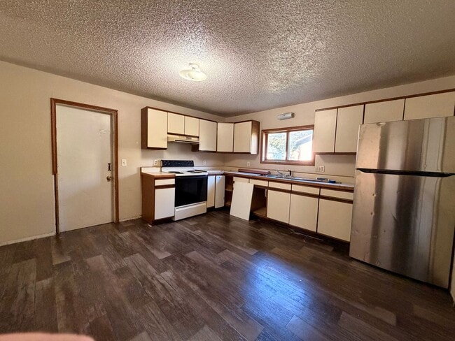 Photo - 3 Bedroom House $895