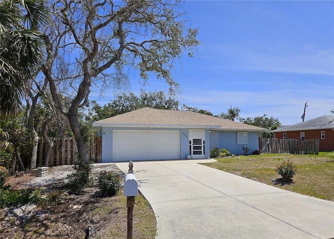 Photo - 1088 Panda Rd House