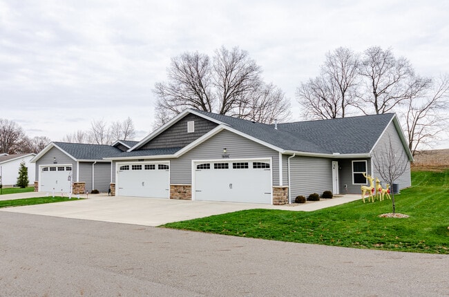 Building Photo - Villas at Franklin