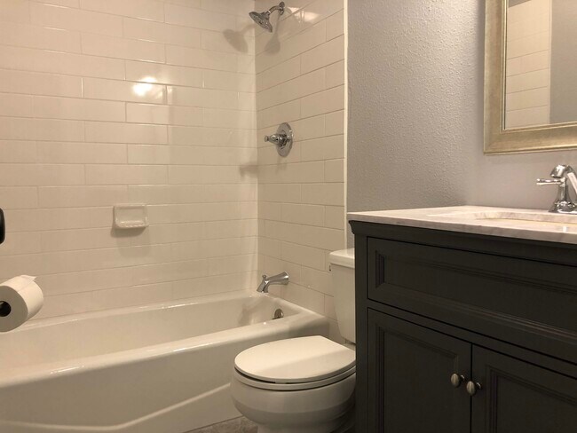 Photo - 1910 Greenhaven Dr