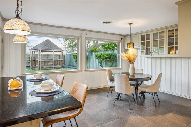 Photo - 9813 Pine Lake Dr