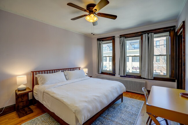 Photo - 1253 Williamson St