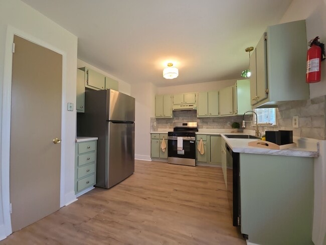 Photo - 2613 Skyline Dr NW