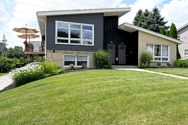 Building Photo - 1912 Cardinal Dr Rental