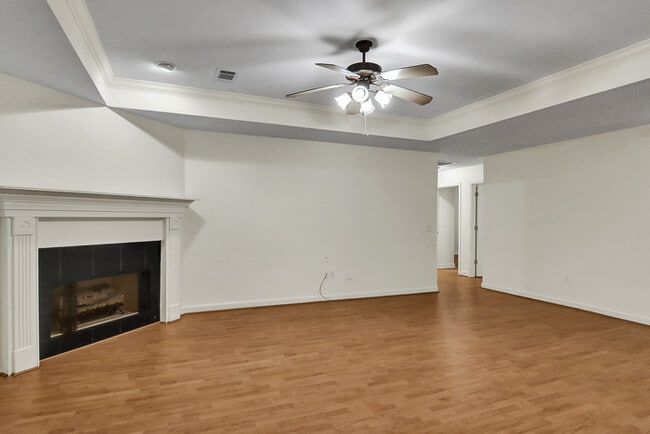 Photo - 103 Hunters Row