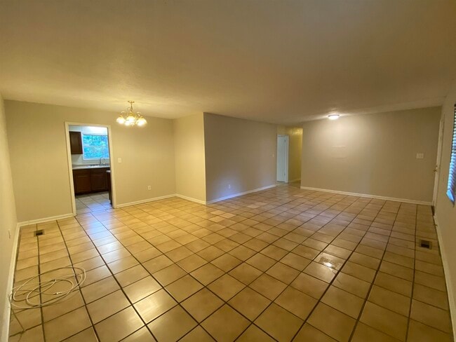 Photo - 2506 Waldemar Ln