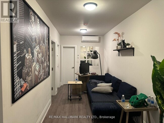 Photo - 595 St Clair Ave W Unit 7